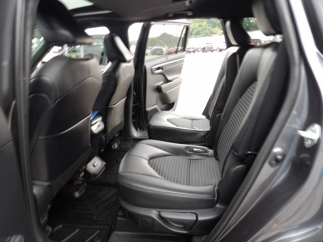 Used 2022 Toyota Highlander XSE AWD/4WD image 28