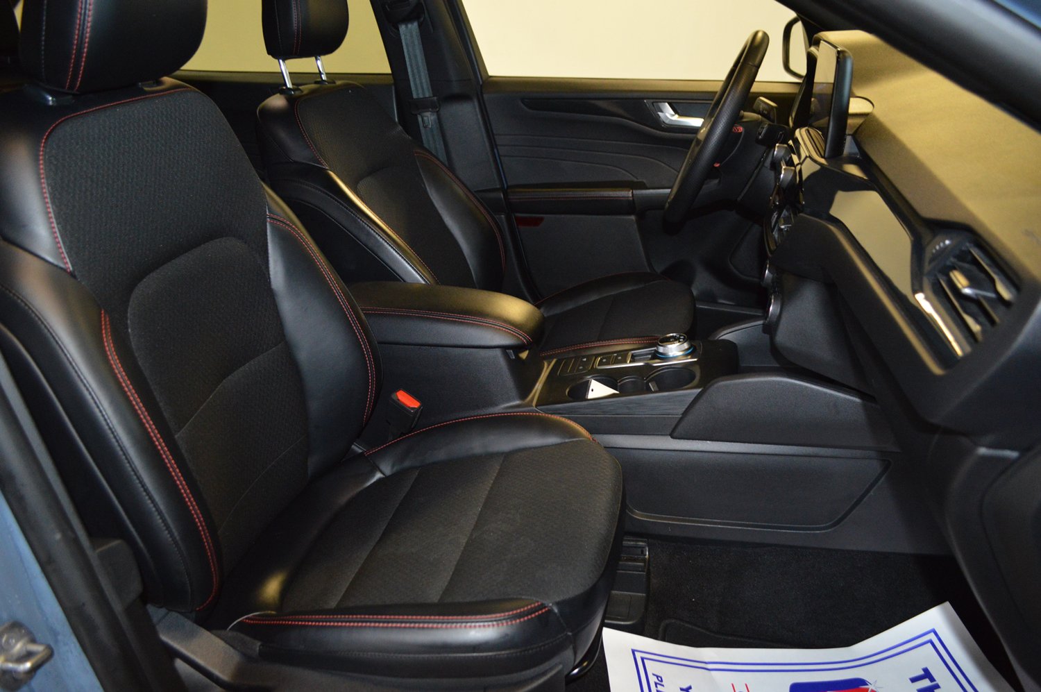 Certified 2025 Ford Escape ST-Line Select AWD/4WD image 11