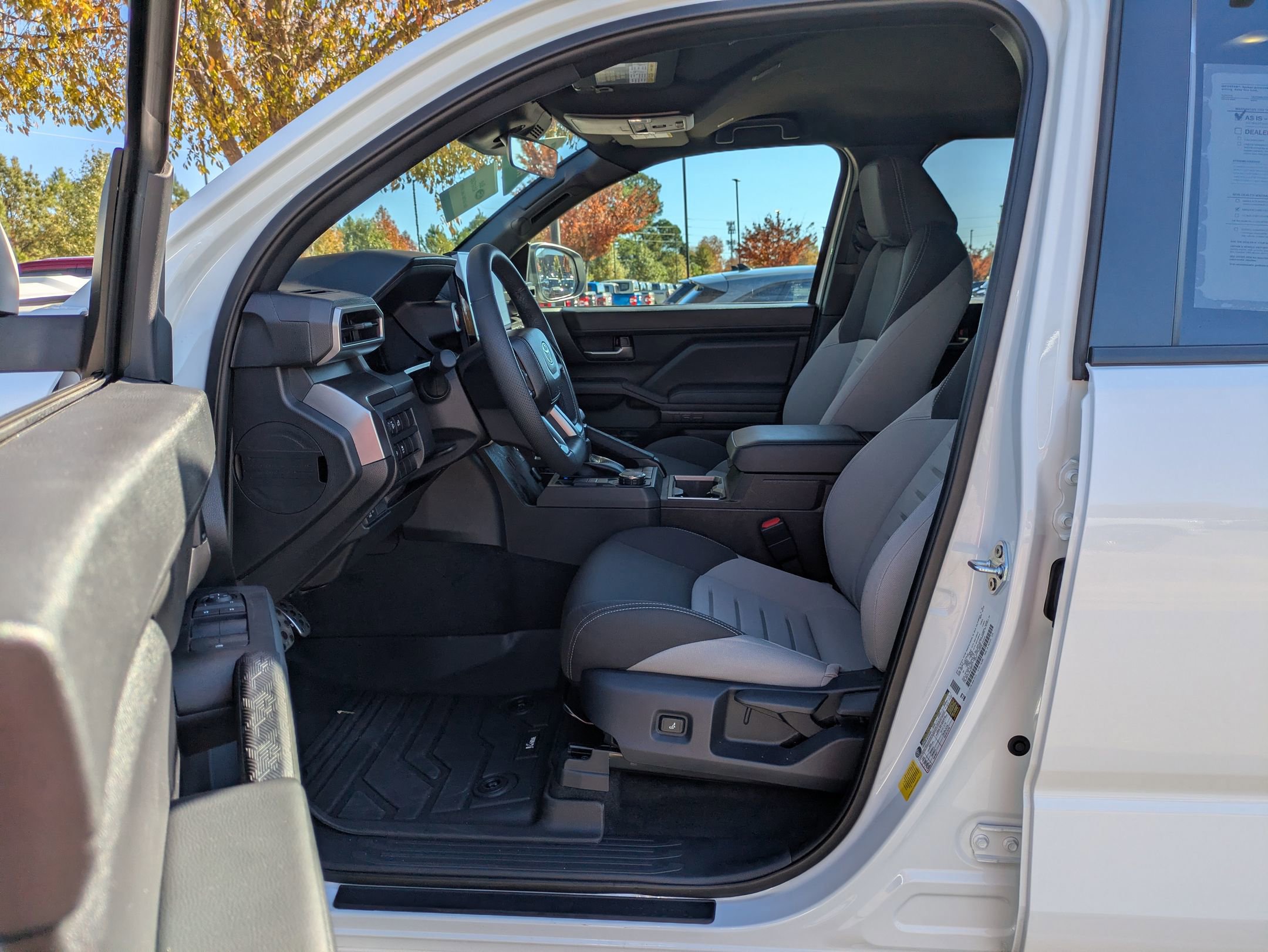 Used 2025 Toyota Tacoma TRD Sport image 12