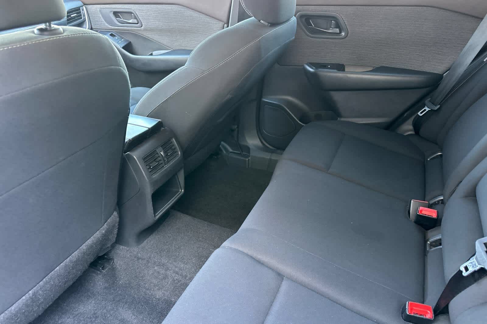 Used 2023 Nissan Rogue S AWD/4WD image 4