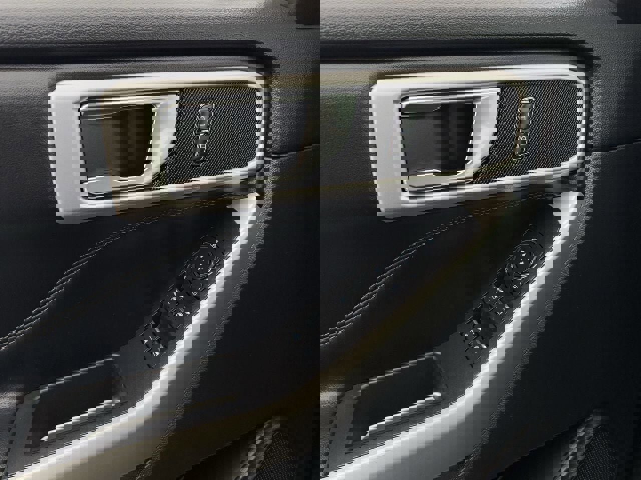 Certified 2022 Ford Explorer XLT image 23