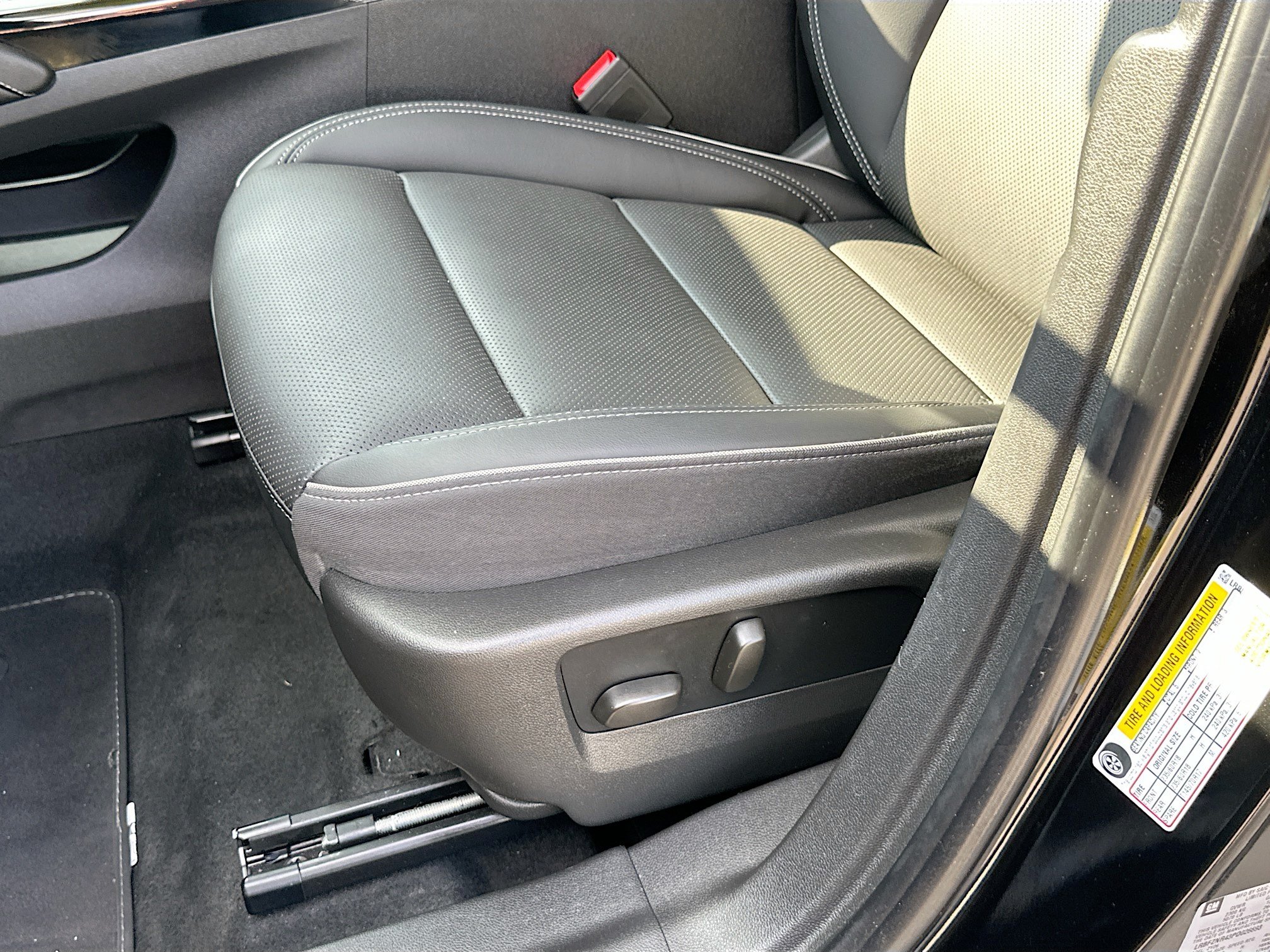 Used 2023 Buick Envision Essence FWD image 18