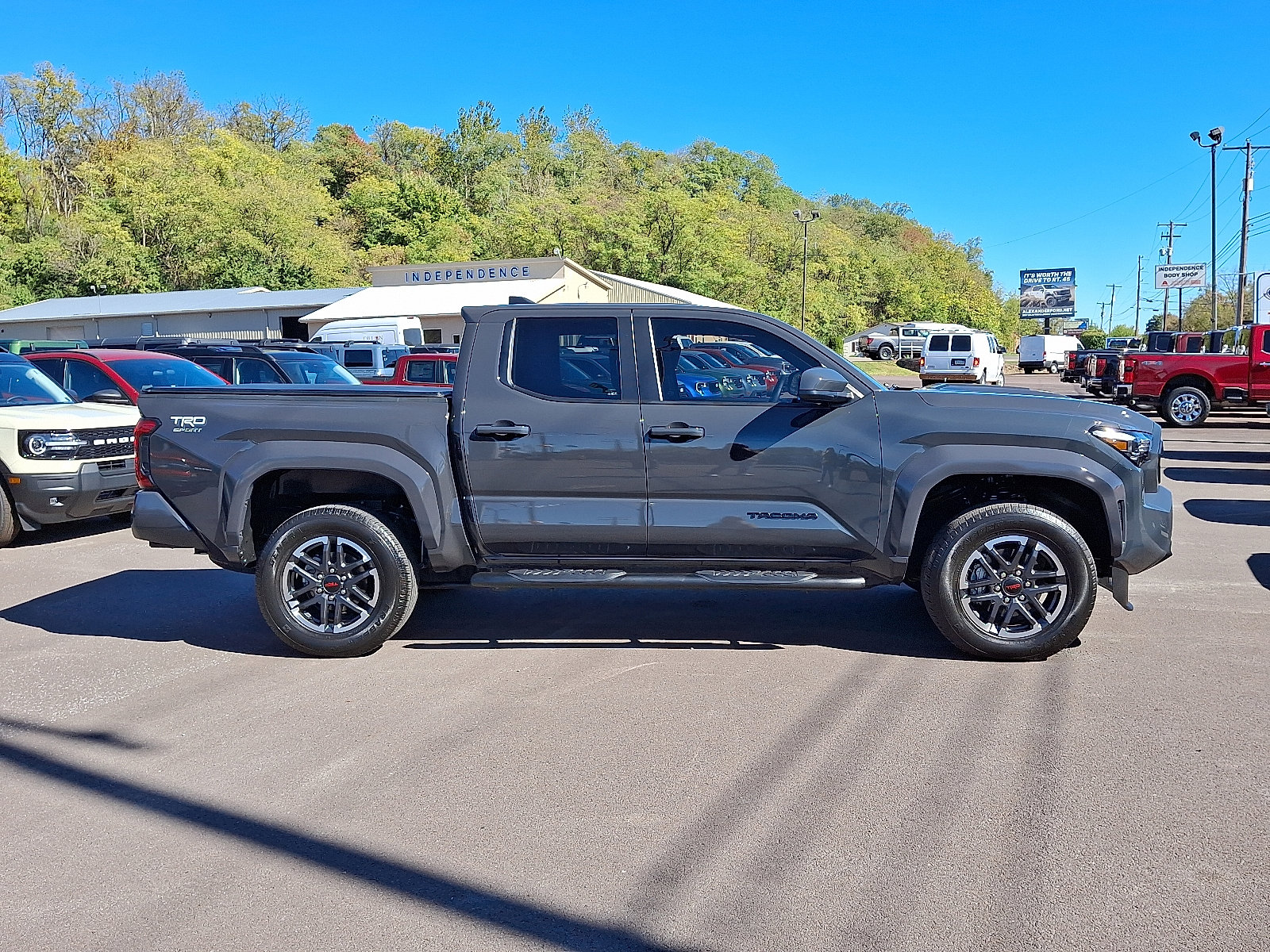 Used 2025 Toyota Tacoma TRD Sport image 12