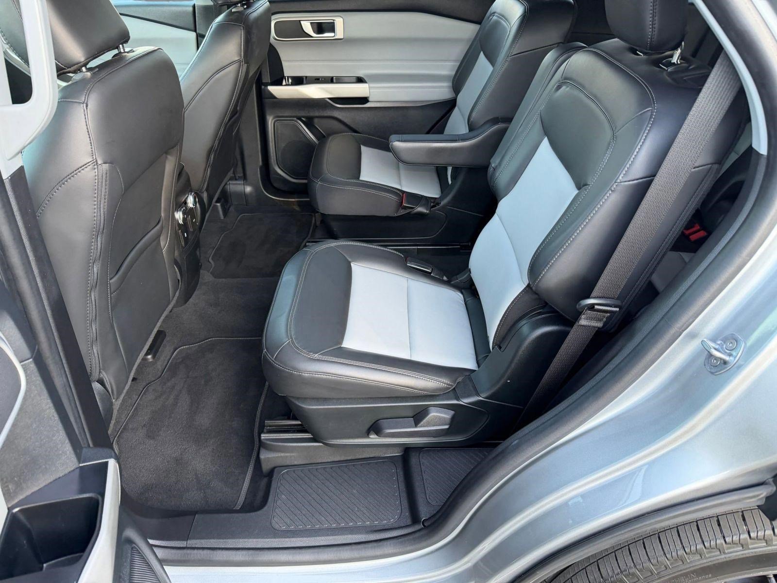 Certified 2022 Ford Explorer XLT w/ Equipment Group 202A image 13