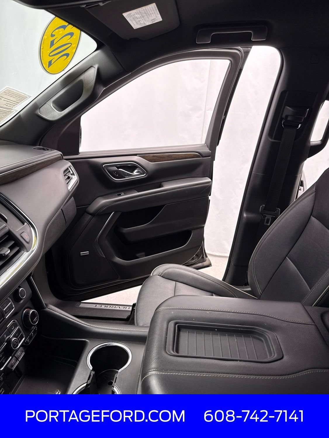 Used 2023 Chevrolet Tahoe Premier AWD/4WD image 25