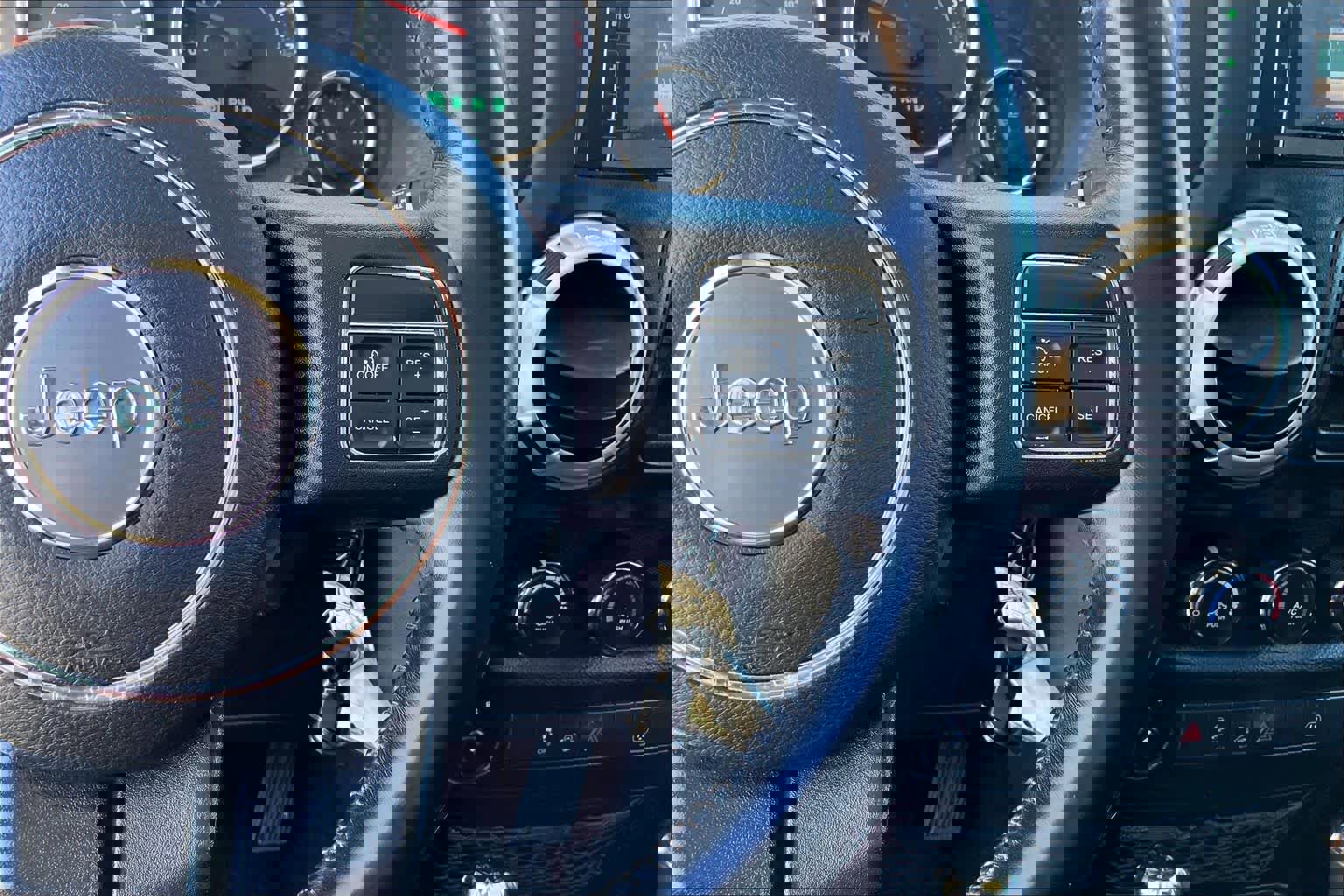 Used 2018 Jeep Wrangler Unlimited Sahara image 24