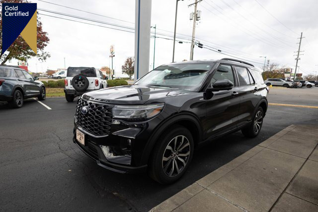 Certified 2025 Ford Explorer ST-Line image 1