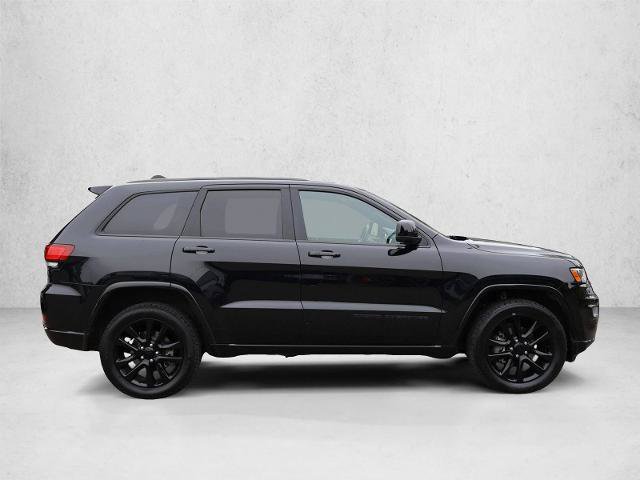 Used 2018 Jeep Grand Cherokee Altitude AWD/4WD image 4