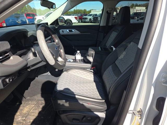 Certified 2025 Ford Explorer Active image 17