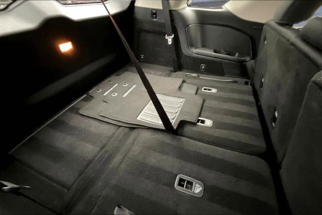 Used 2025 Nissan Pathfinder SV FWD image 25