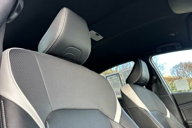 Used 2025 Toyota Camry SE image 14