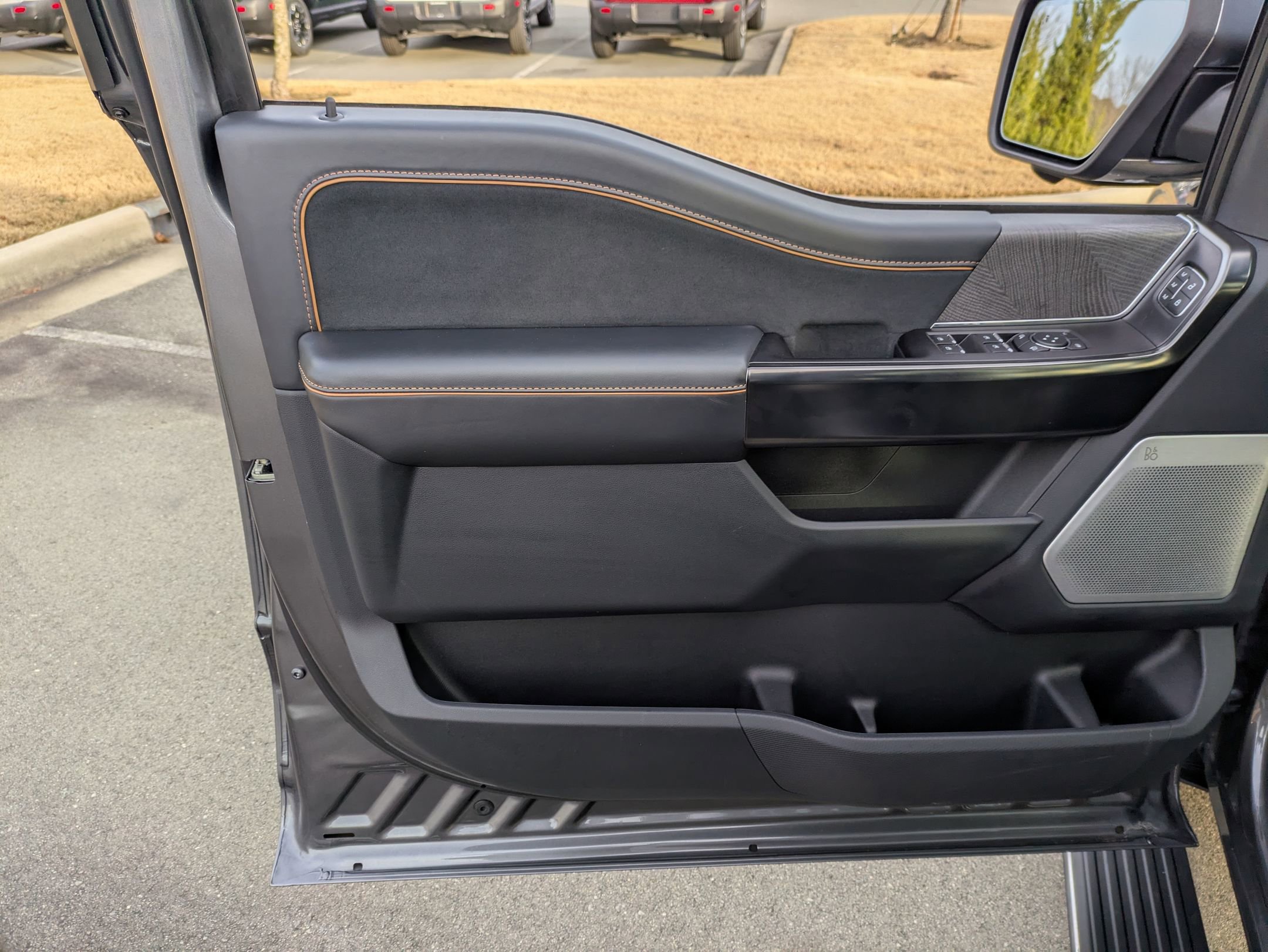 Certified 2022 Ford F150 Platinum w/ Equipment Group 701A High image 16