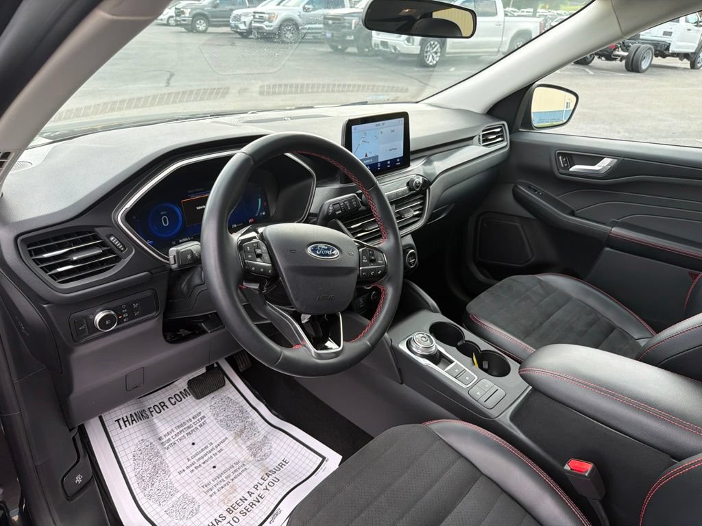 Certified 2021 Ford Escape SEL w/ SEL Stealth AWD Package image 10