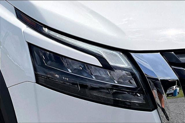 Used 2024 Nissan Pathfinder SV FWD image 30