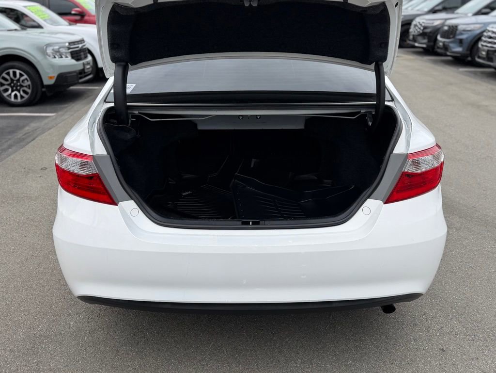 Used 2017 Toyota Camry LE image 12