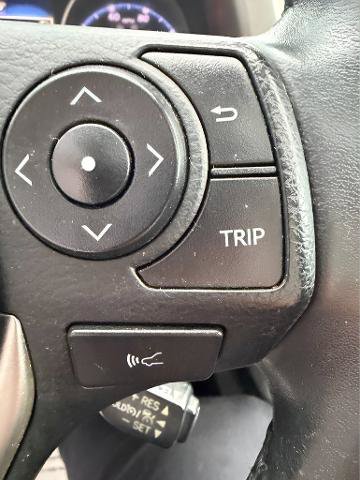 Used 2018 Toyota RAV4 XLE AWD/4WD image 19