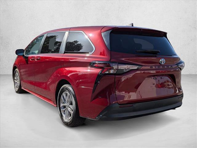 Used 2023 Toyota Sienna LE FWD image 8