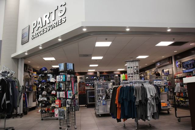 Used 2020 Toyota Camry SE w/ Blackout Package image 9