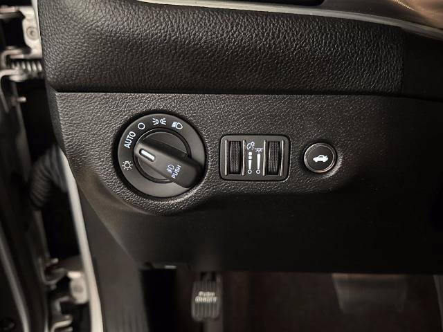 Used 2022 Dodge Challenger GT RWD image 19