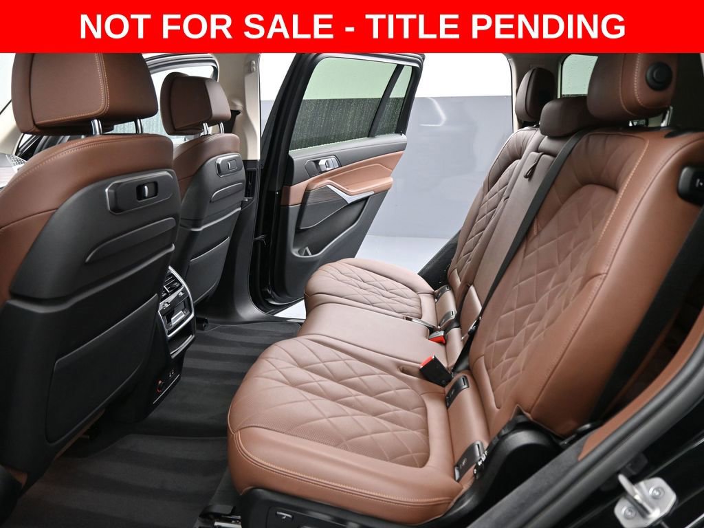 Used 2023 BMW X7 xDrive40i w/ Parking Assistance Package image 16