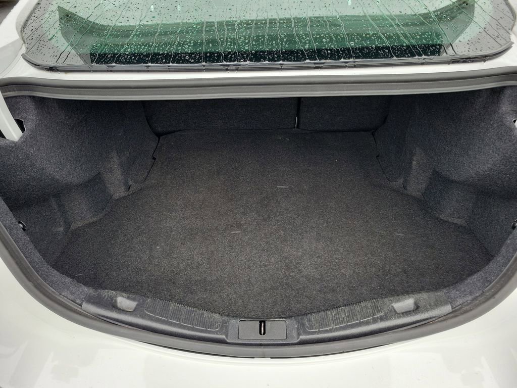 Certified 2018 Ford Fusion SE w/ Fusion SE Technology Package image 10