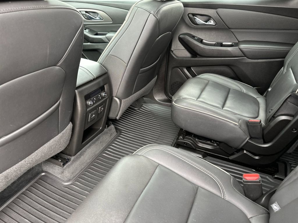 Used 2023 Chevrolet Traverse Premier AWD/4WD image 11