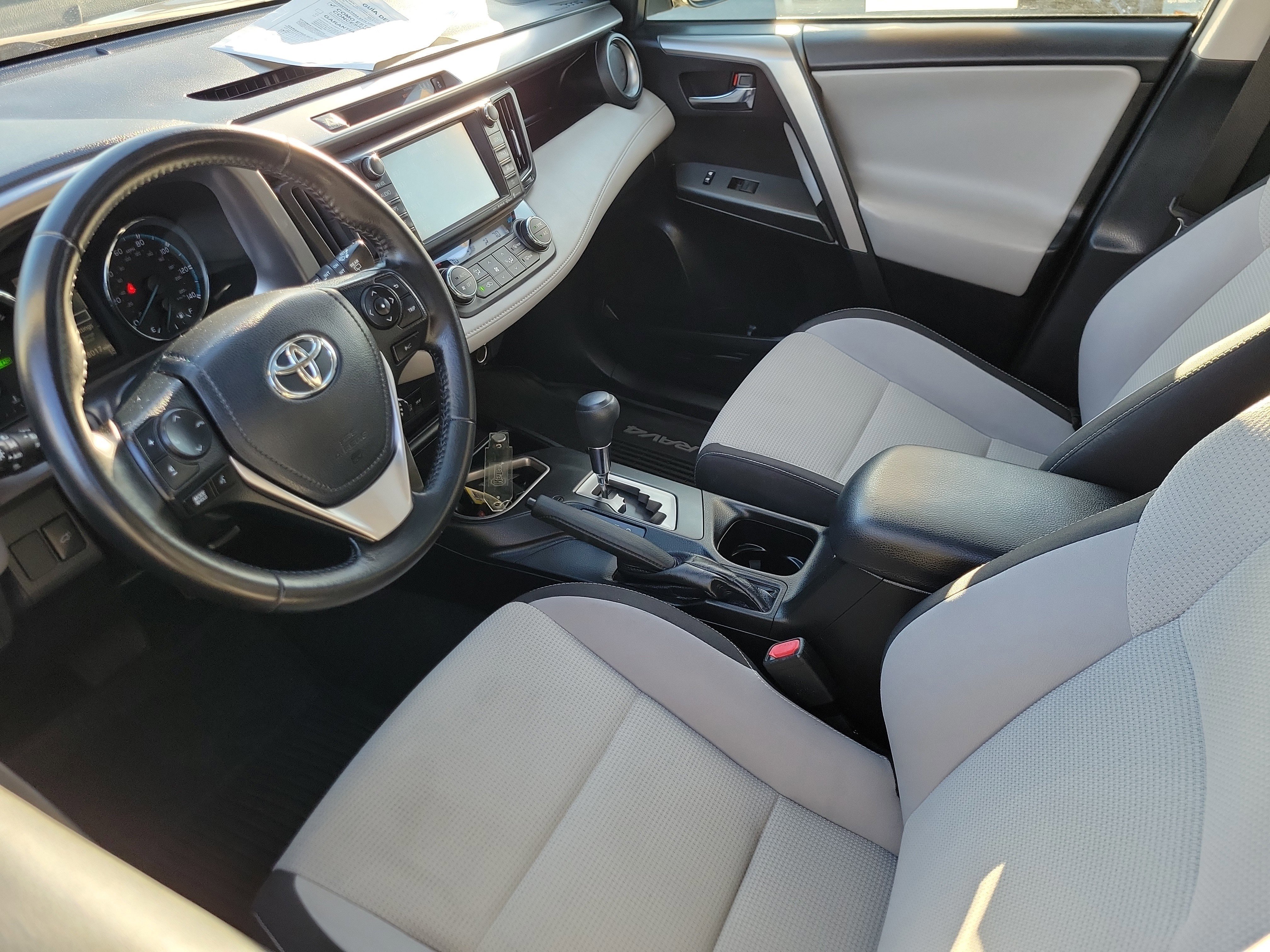 Used 2018 Toyota RAV4 XLE image 4