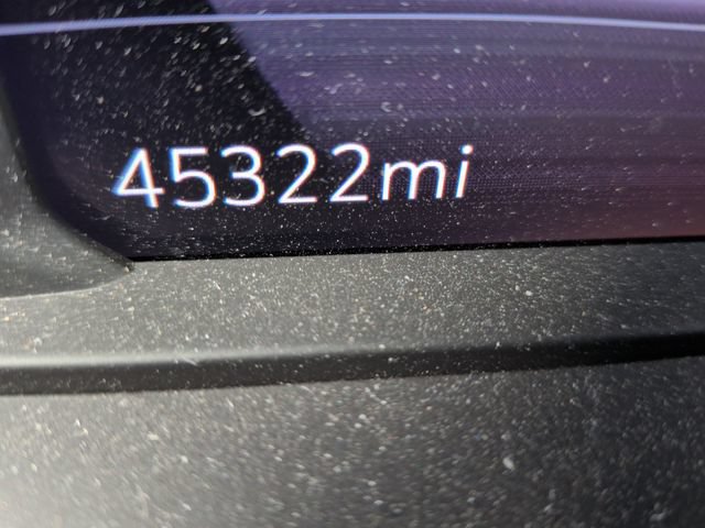 Used 2022 Chevrolet Bolt EUV Premier w/ Sun & Sound Package FWD image 9