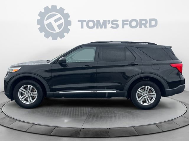 Certified 2022 Ford Explorer XLT w/ Equipment Group 202A AWD/4WD image 3