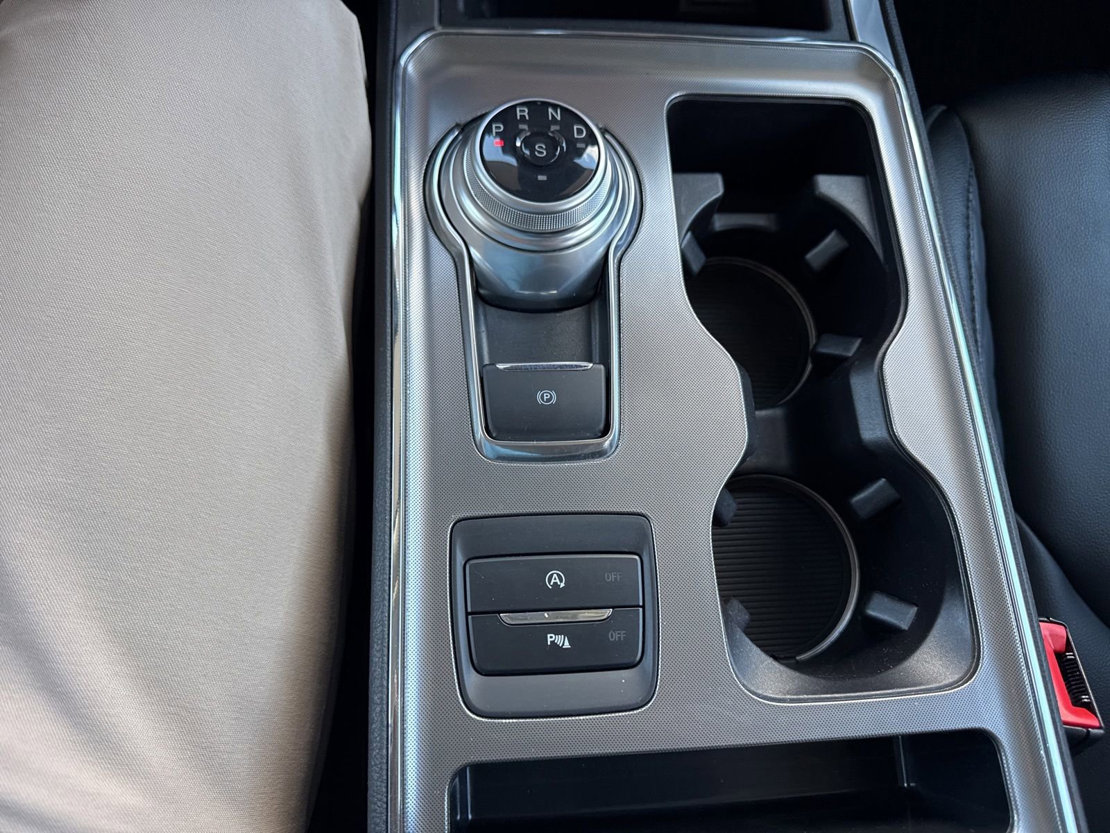 Certified 2023 Ford Edge Titanium AWD/4WD image 32