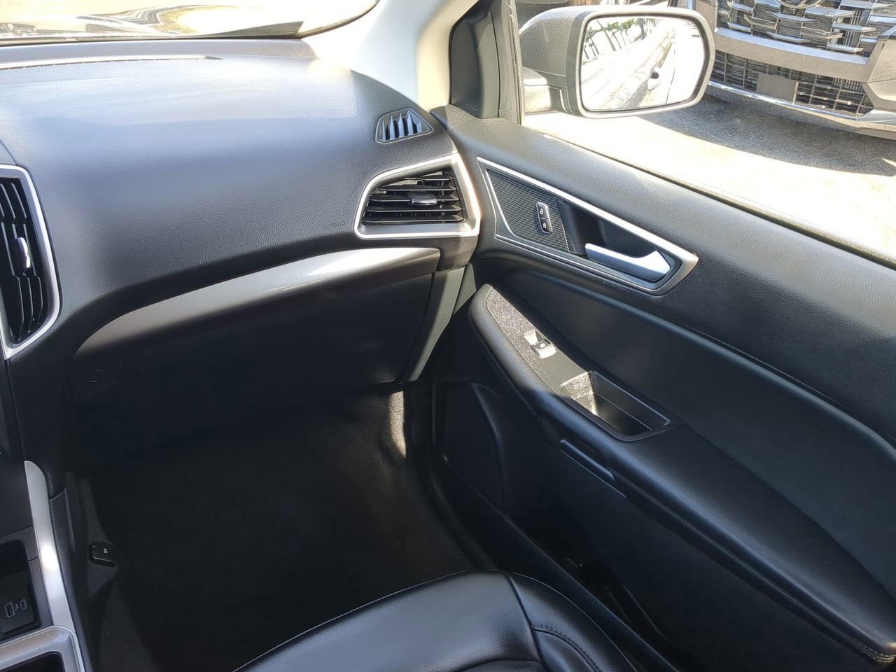 Certified 2024 Ford Edge SEL image 17