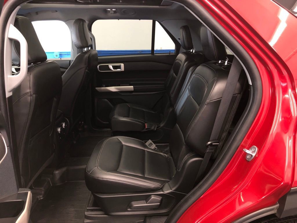 Certified 2022 Ford Explorer XLT w/ Equipment Group 202A image 20