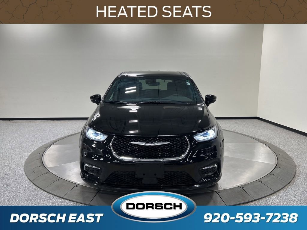 Used 2025 Chrysler Pacifica Select image 8