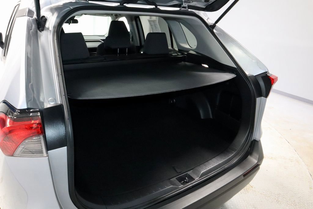 Used 2025 Toyota RAV4 XLE image 12