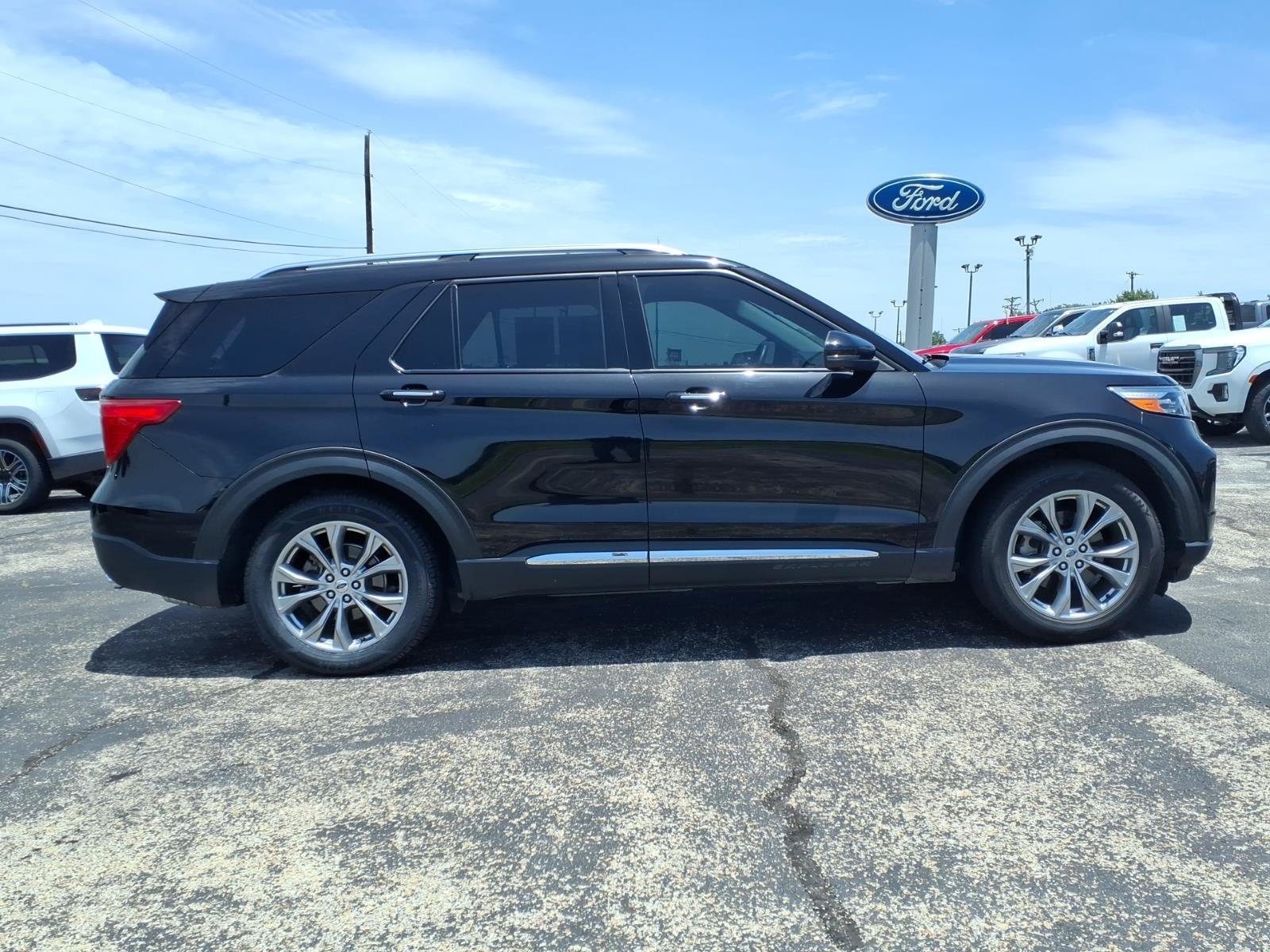 Certified 2021 Ford Explorer Limited w/ Equipment Group 301A RWD image 4