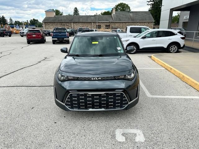 Used 2023 Kia Soul GT-Line FWD image 2