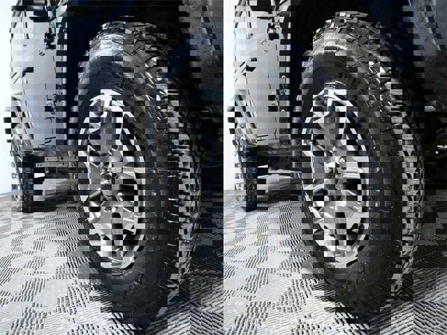 Used 2022 Jeep Wrangler Sport image 7