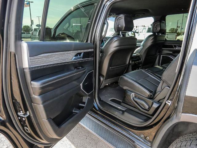 Used 2022 Jeep Wagoneer Series II AWD/4WD image 26