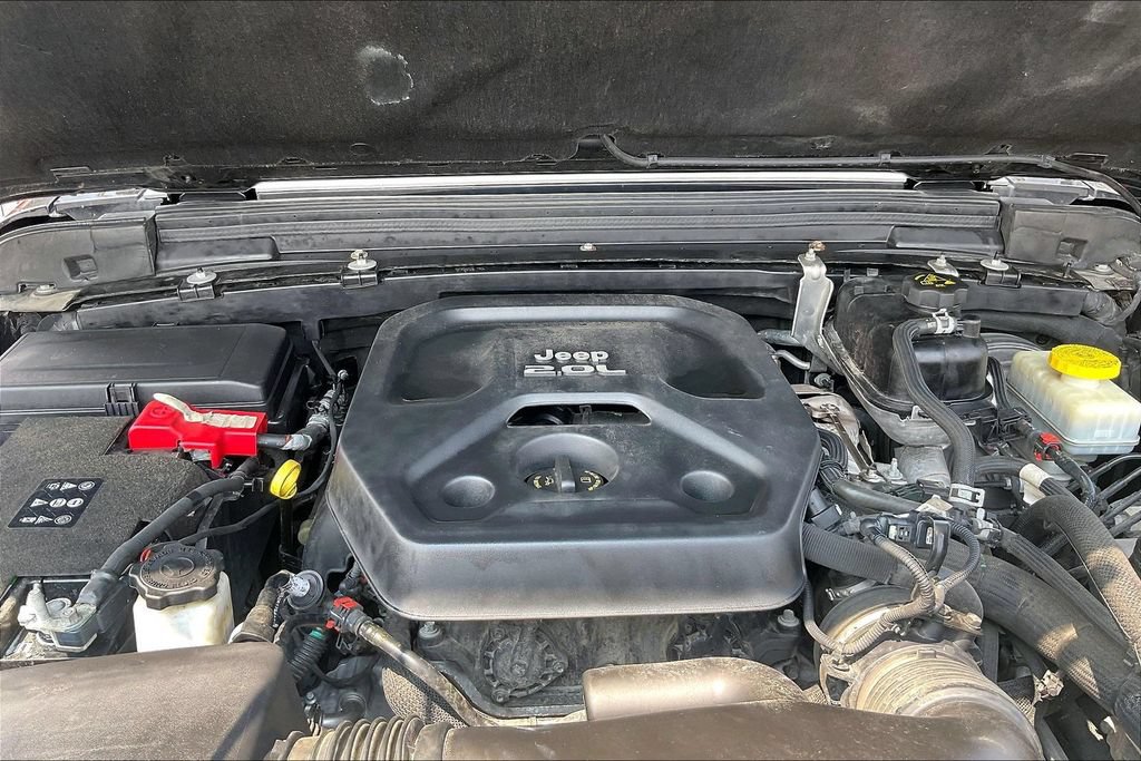 Used 2018 Jeep Wrangler Unlimited Sahara AWD/4WD image 8