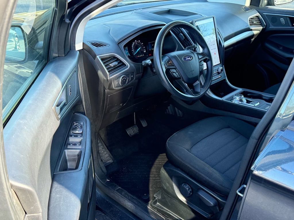 Certified 2022 Ford Edge SE w/ Black Appearance Package image 10