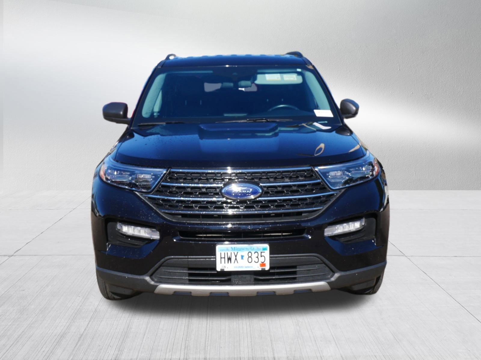 Certified 2022 Ford Explorer XLT w/ Equipment Group 202A image 8