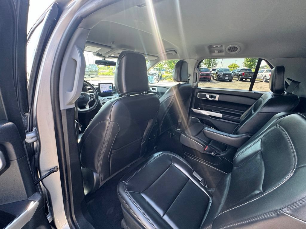 Certified 2024 Ford Explorer XLT w/ Equipment Group 202A AWD/4WD image 10
