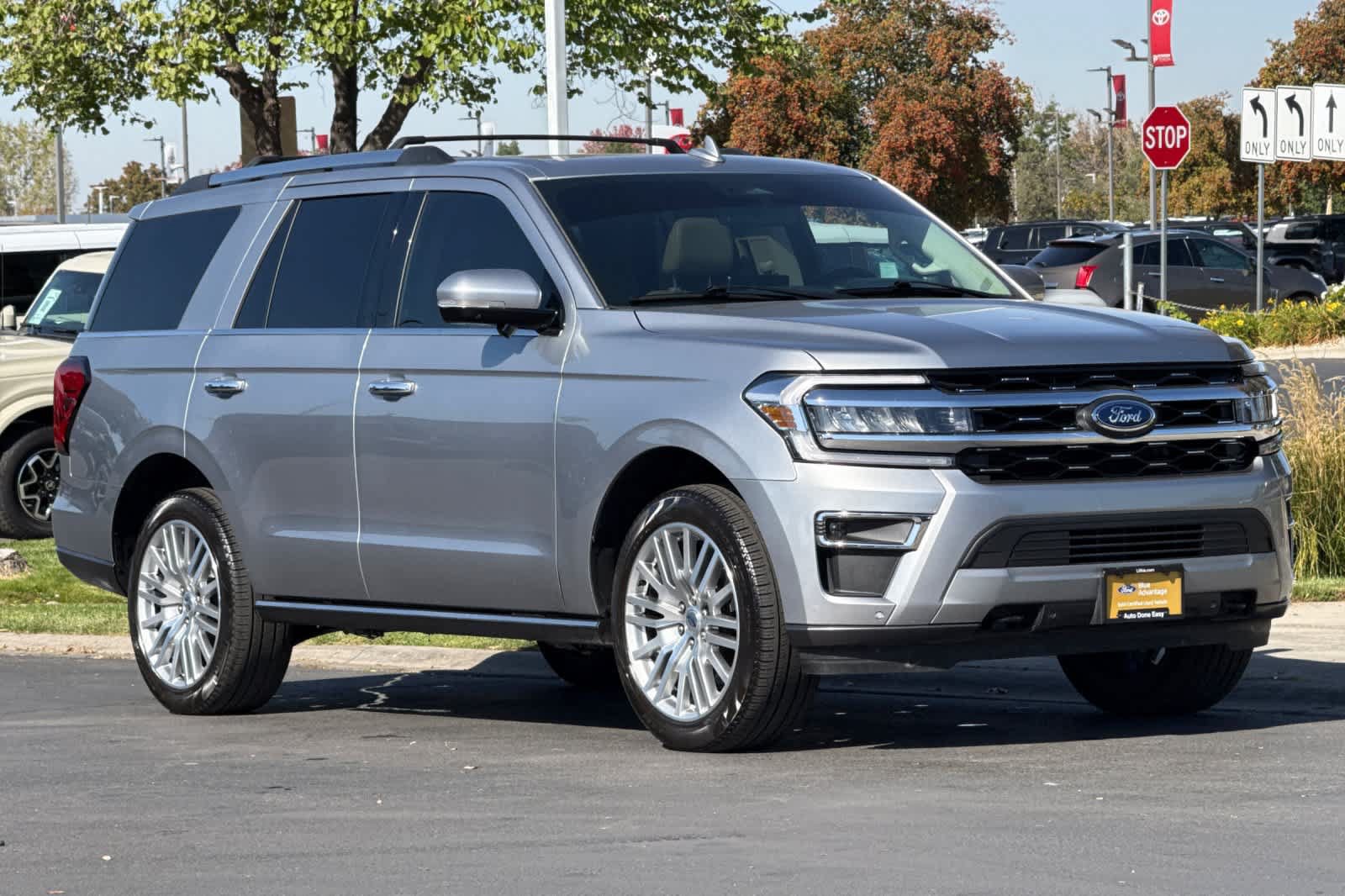 Certified 2024 Ford Expedition Limited AWD/4WD image 9