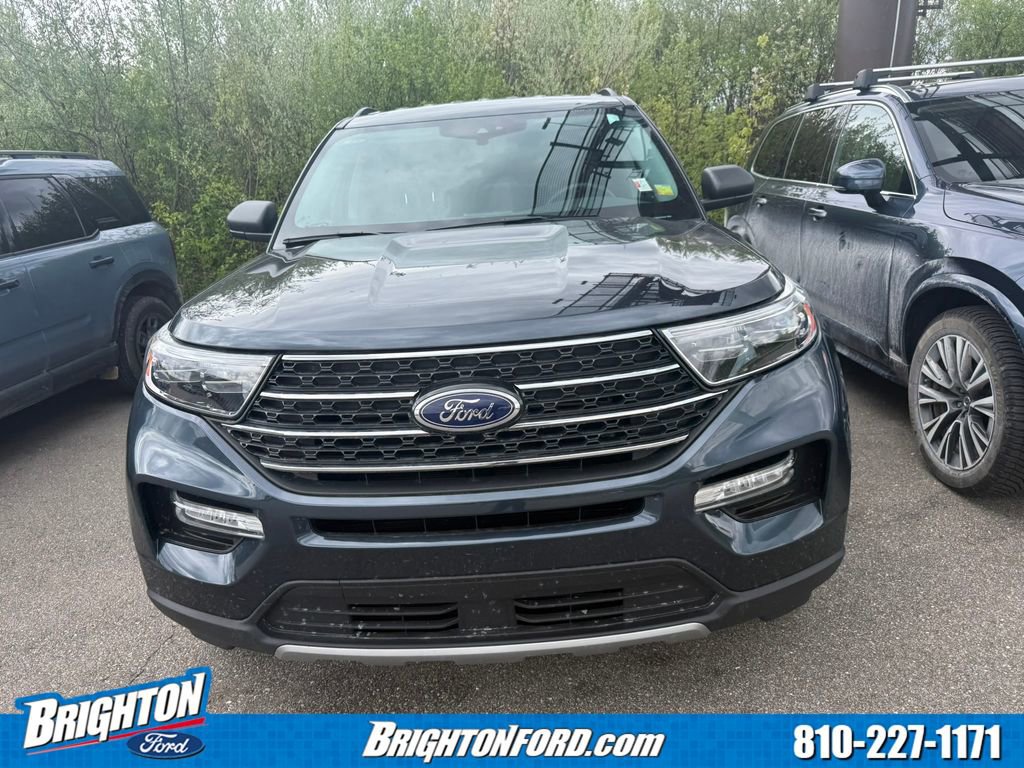 Certified 2024 Ford Explorer XLT w/ Equipment Group 202A AWD/4WD image 2
