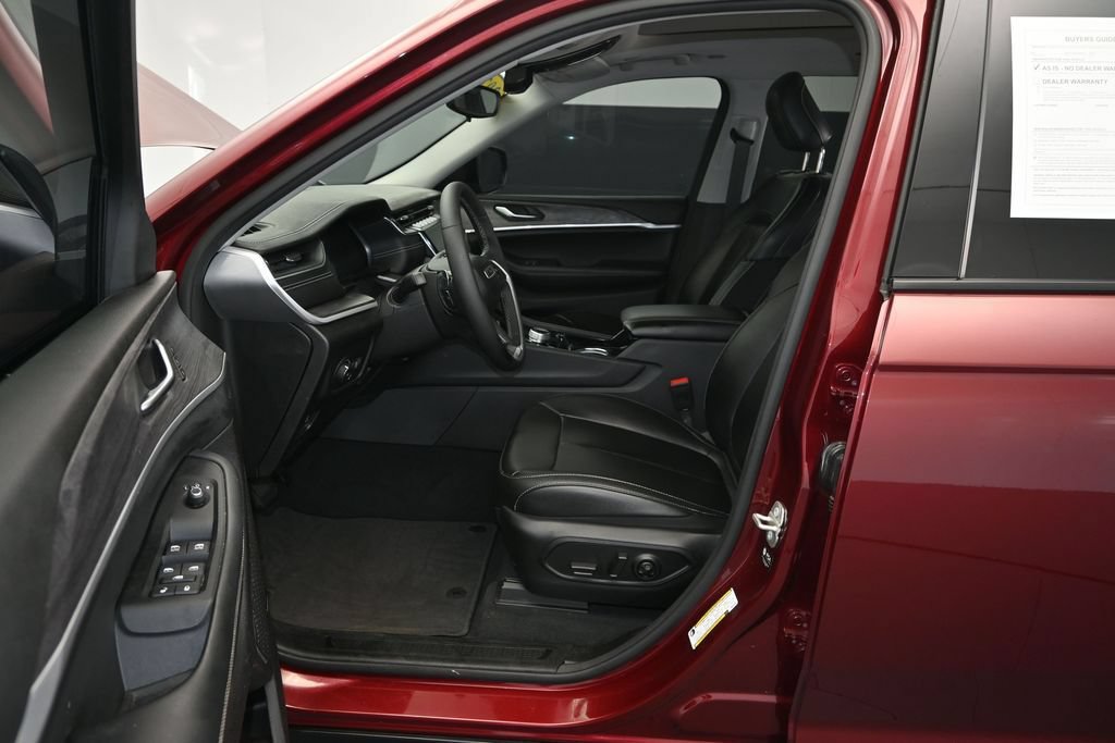 Used 2023 Jeep Grand Cherokee L Limited RWD image 17