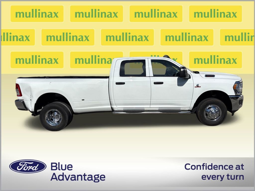 Used 2024 RAM 3500 Tradesman w/ Chrome Appearance Group AWD/4WD image 2