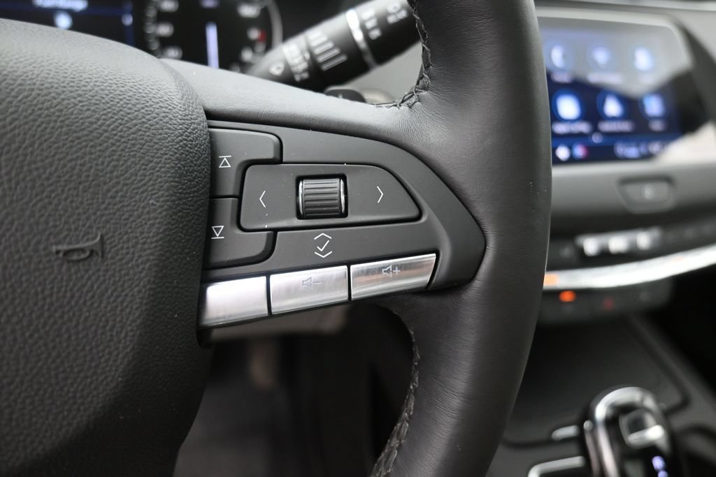 Used 2023 Cadillac XT4 Luxury w/ Driver Awareness Package FWD image 29