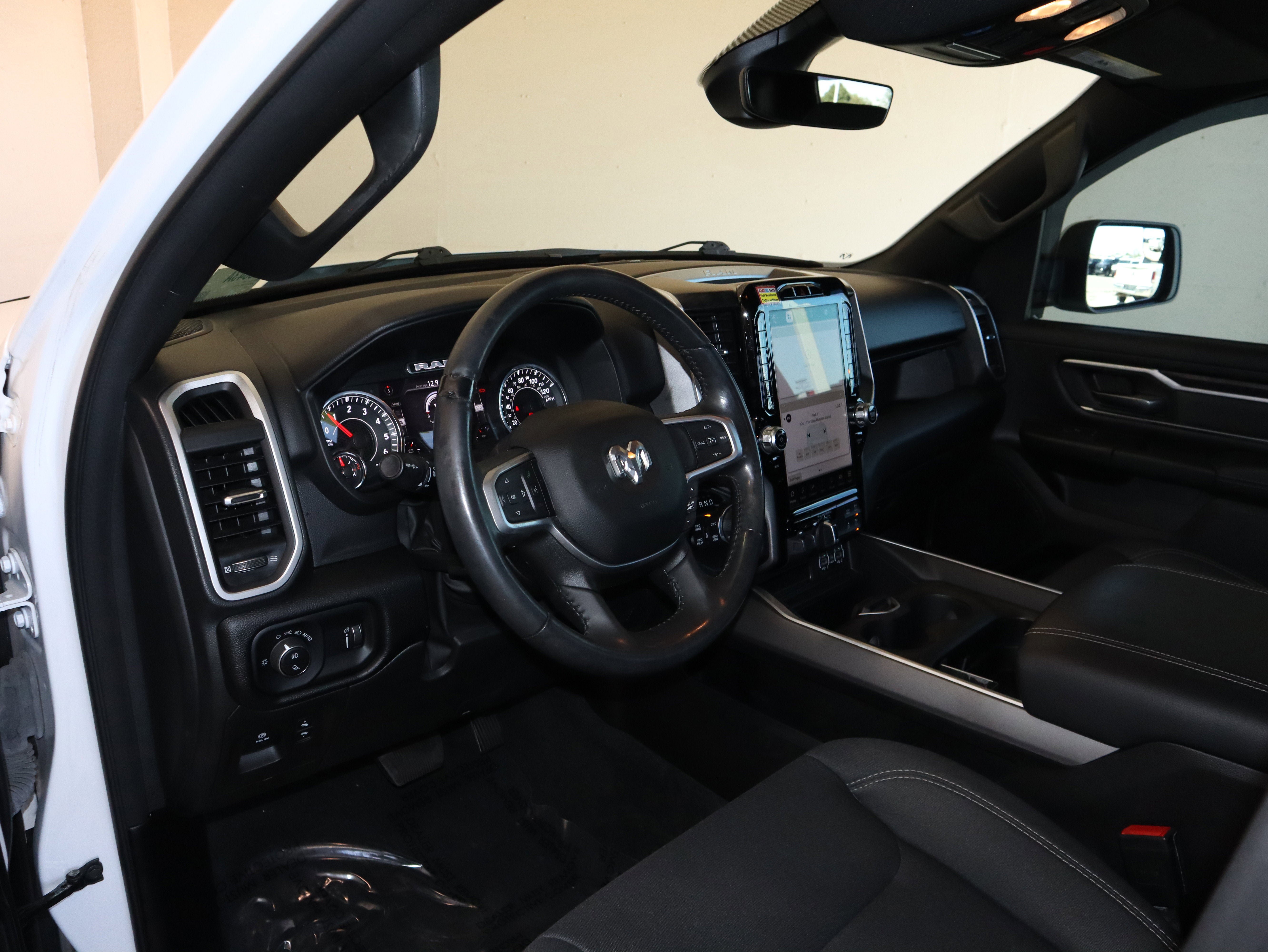Used 2022 RAM 1500 Big Horn AWD/4WD image 23