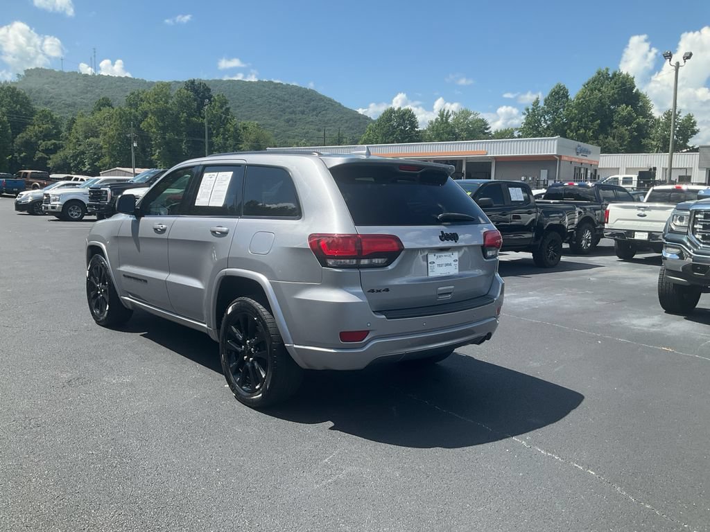 Used 2019 Jeep Grand Cherokee Altitude AWD/4WD image 7