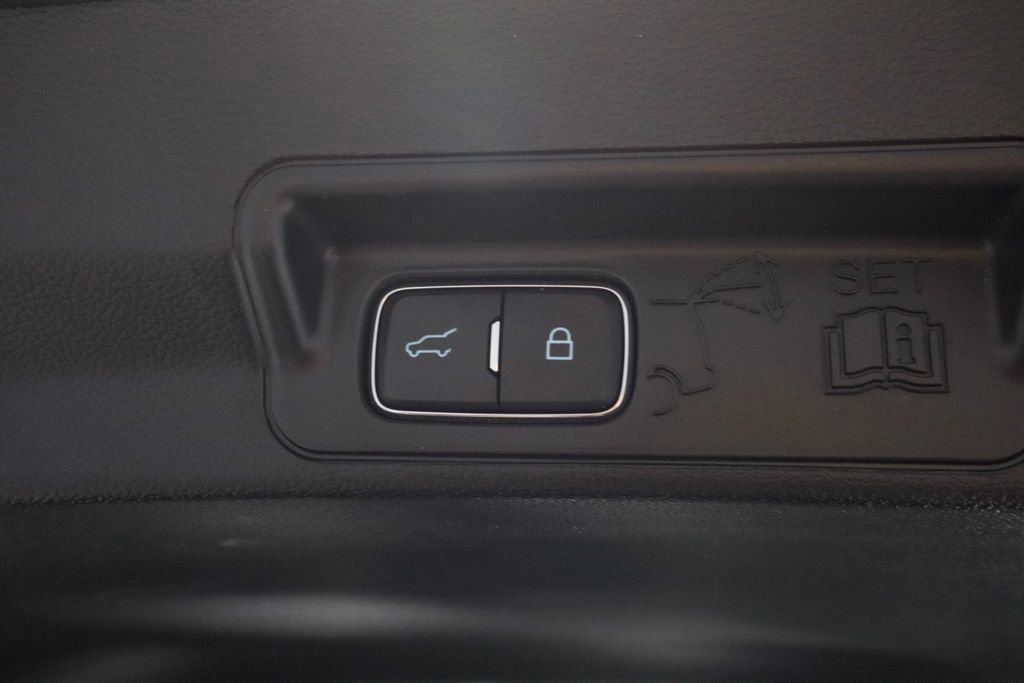 Certified 2021 Ford Explorer XLT w/ Equipment Group 202A image 16